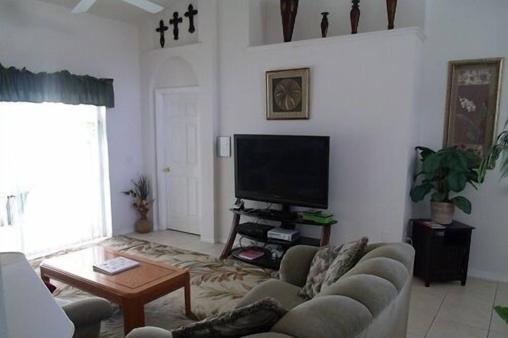 Photo of Livingroom in Bridgewater Crossing