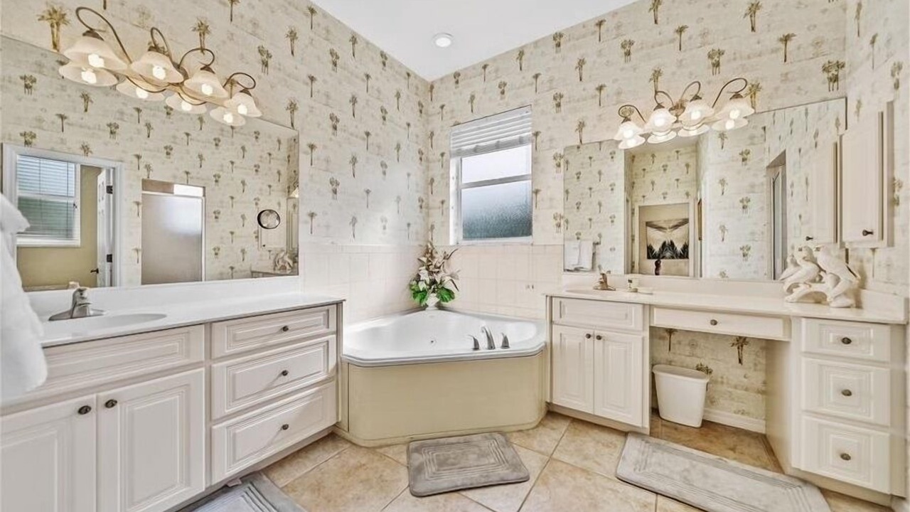 Photo of Bathroom in Golden Beach