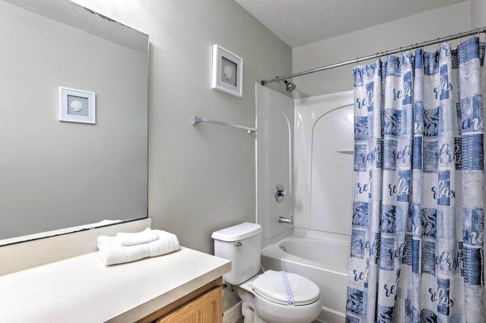 Photo of Bathroom in Windwood Bay