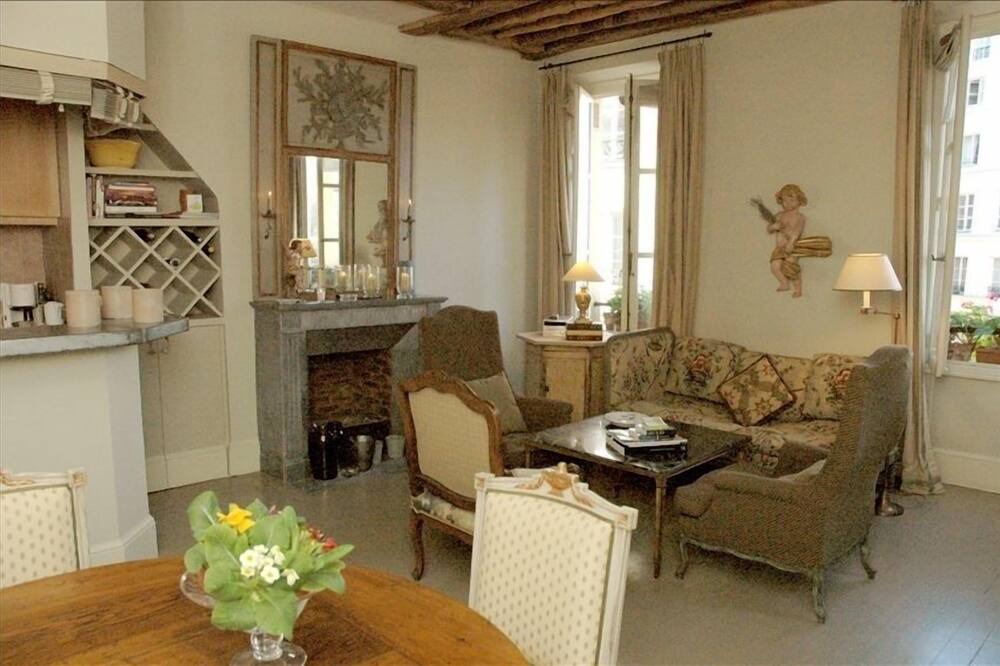 Photo of Bedroom in 5th Arrondissement