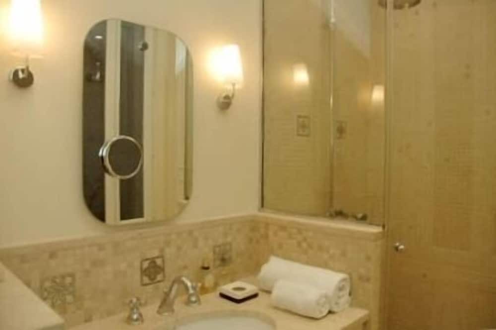 Photo of Bathroom in 5th Arrondissement