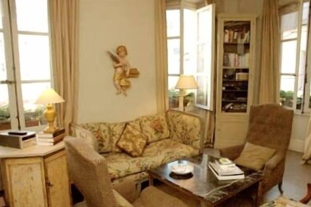 Photo of Bedroom in 5th Arrondissement