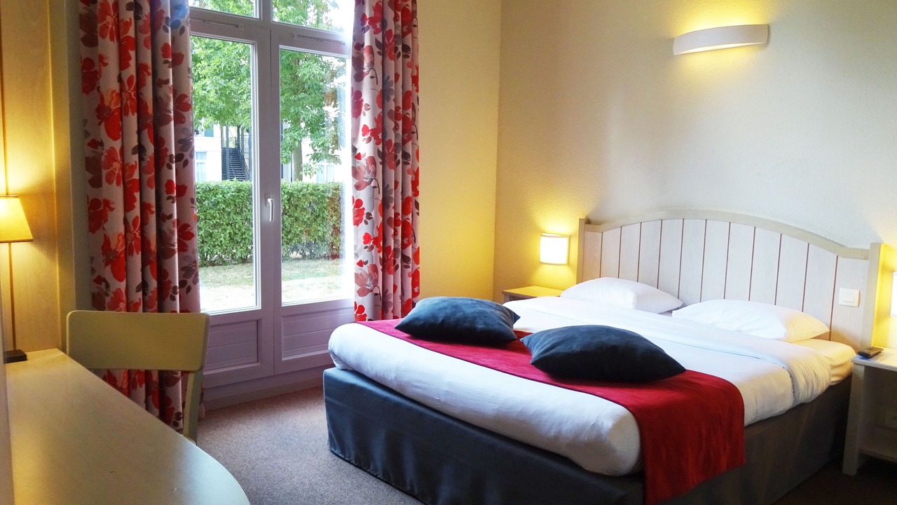 Photo of Bedroom in Magny-le-Hongre