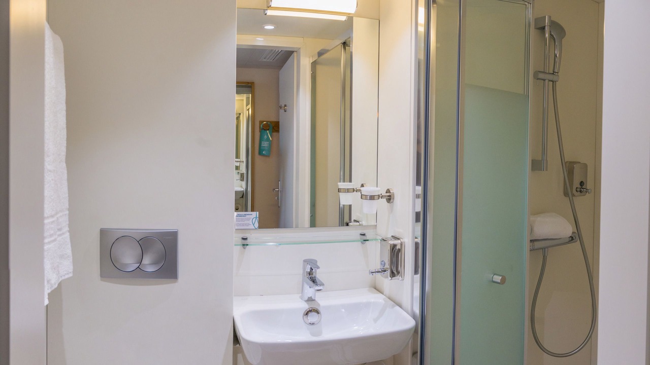 Photo of Bathroom in Bagnolet