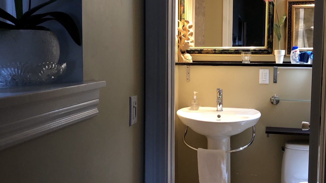 Photo of Bathroom in Cabbagetown South