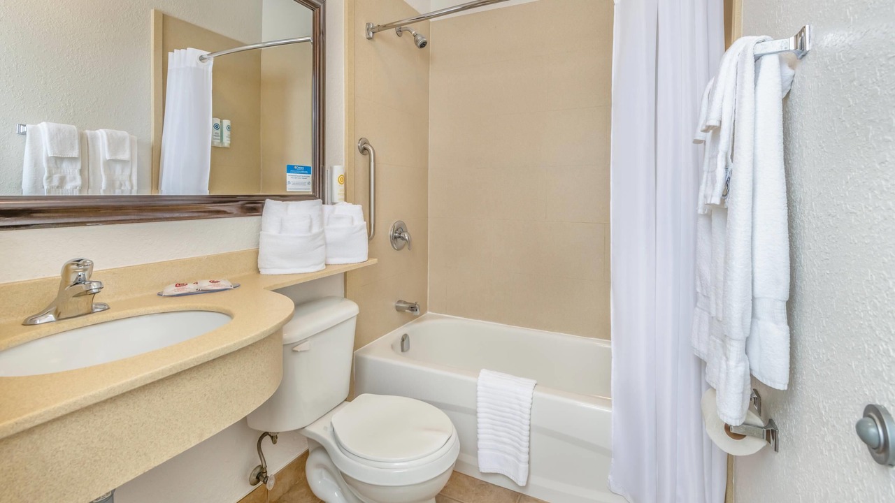 Photo of Bedroom in Gananoque