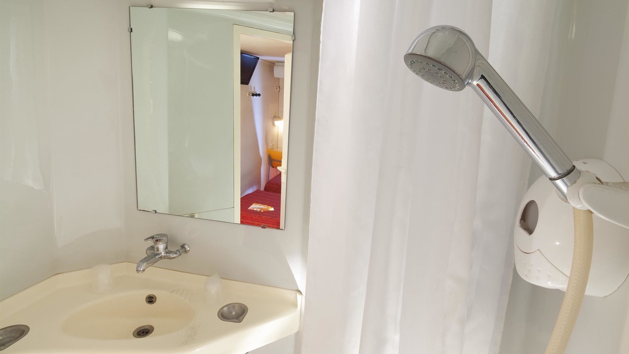 Photo of Bathroom in Le Blanc-Mesnil