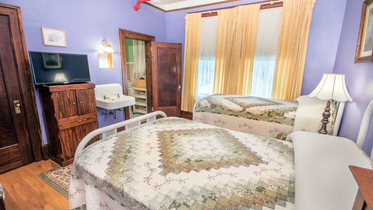 Photo of Bedroom in Winter Garden