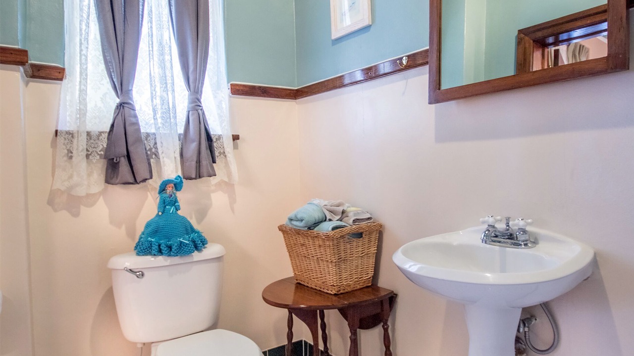 Photo of Bathroom in Winter Garden