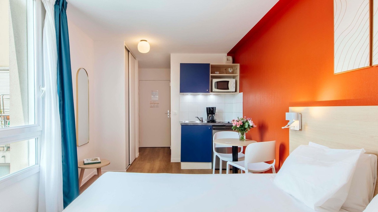 Photo of Bedroom in Saint-Denis