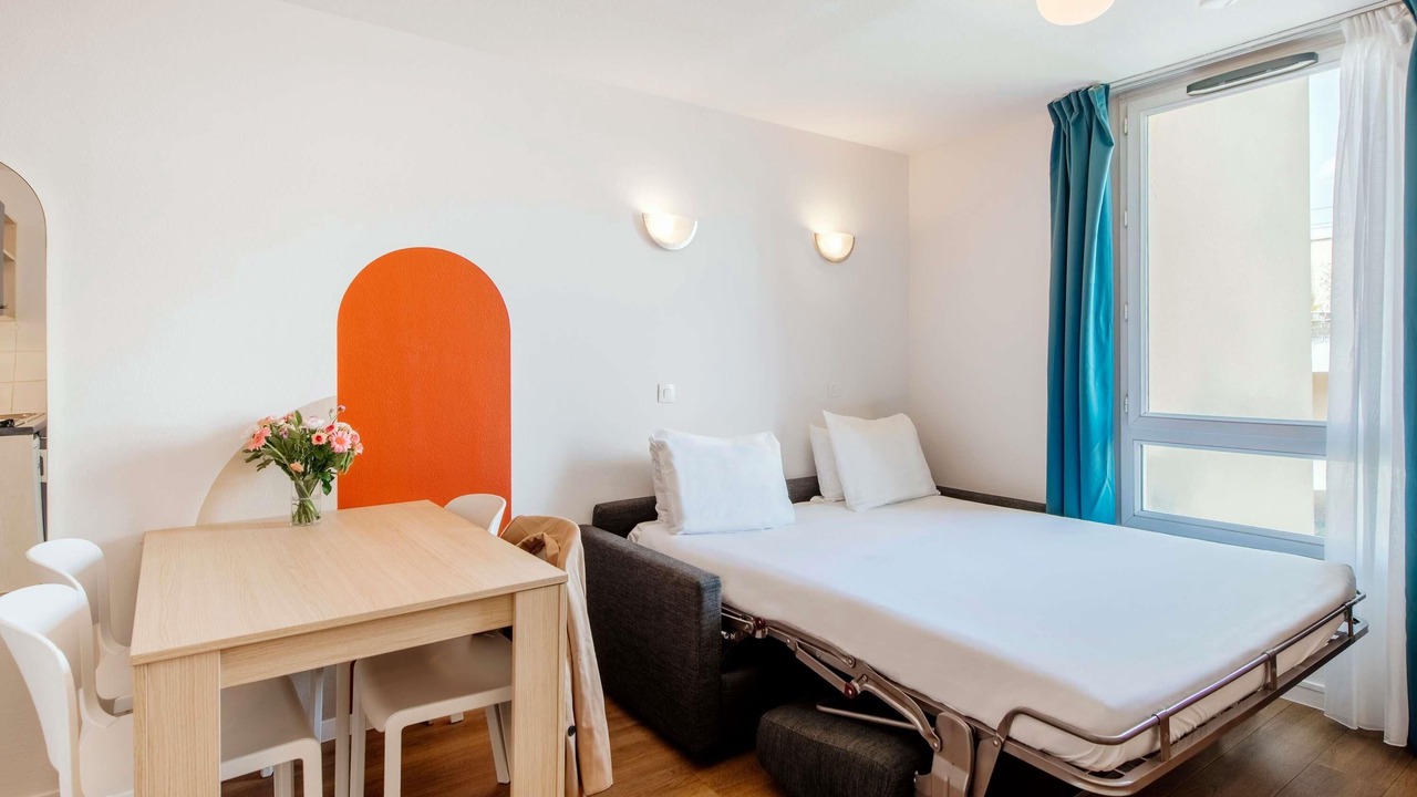 Photo of Bedroom in Saint-Denis