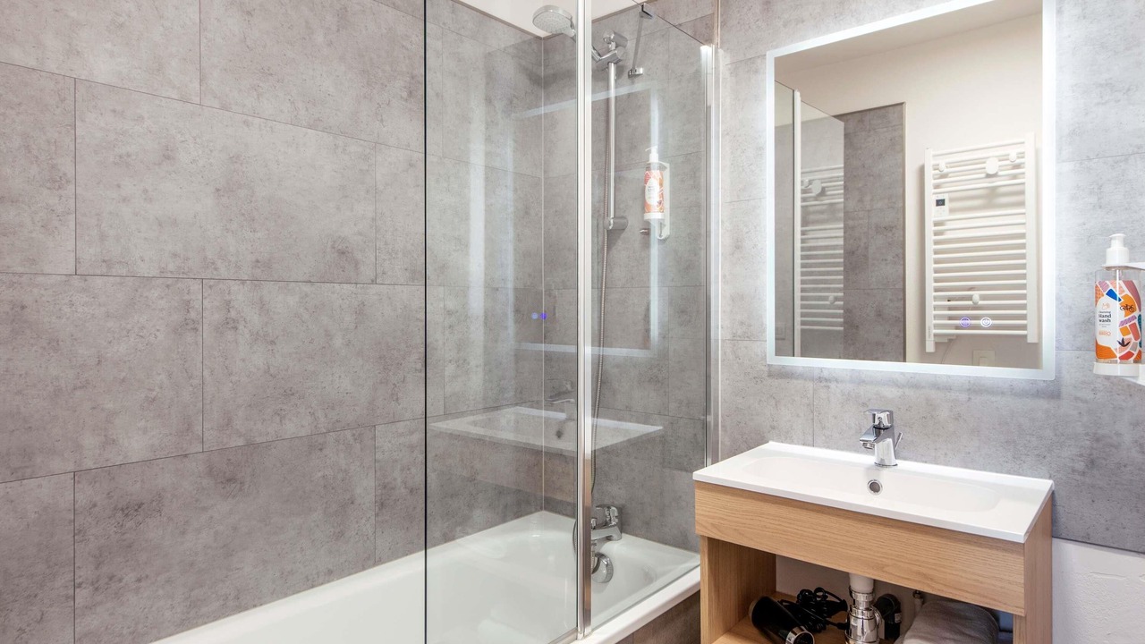 Photo of Bedroom in Saint-Denis