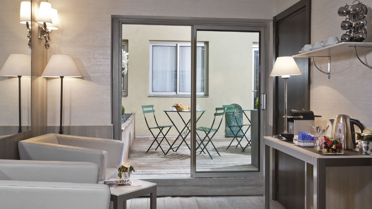 Photo of Others in Porte-Dauphine