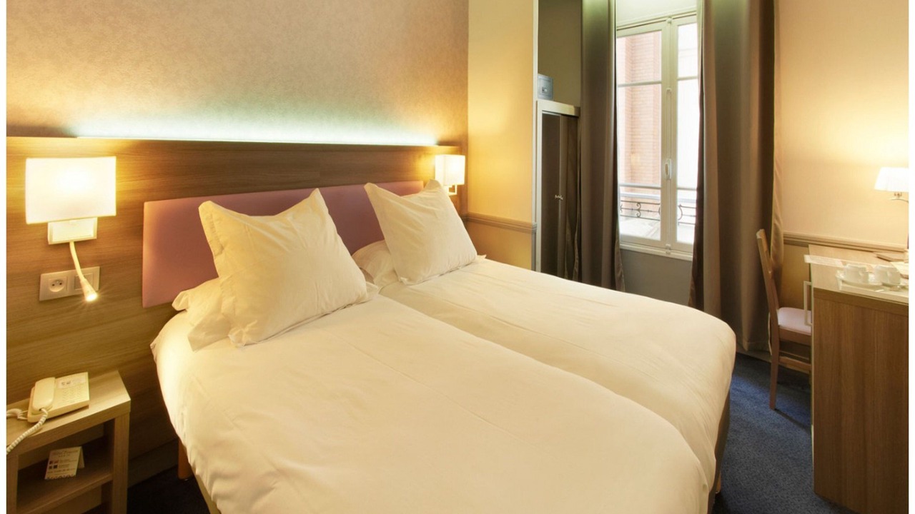 Photo of Bedroom in Villa Montmorency