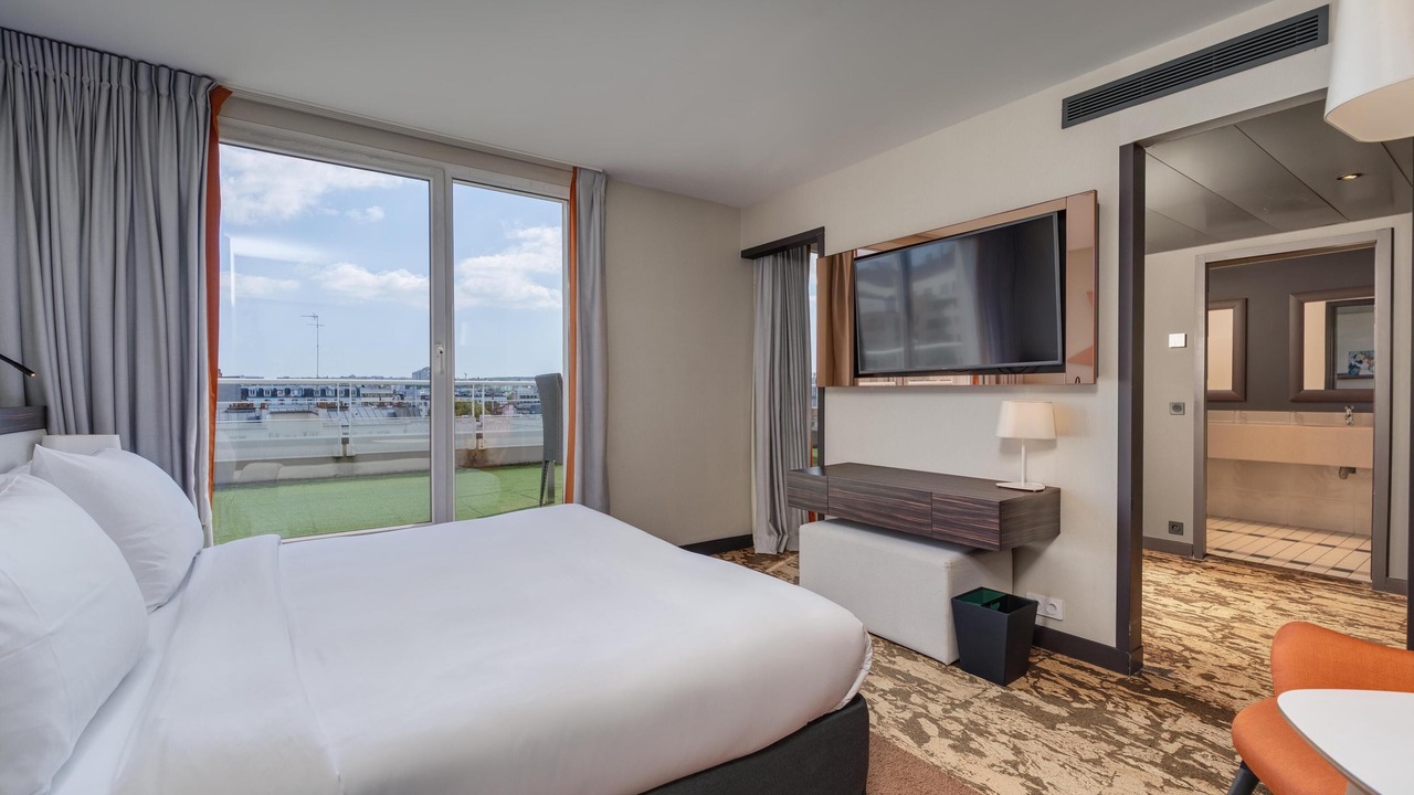 Photo of Bedroom in Republique–Point-du-Jour