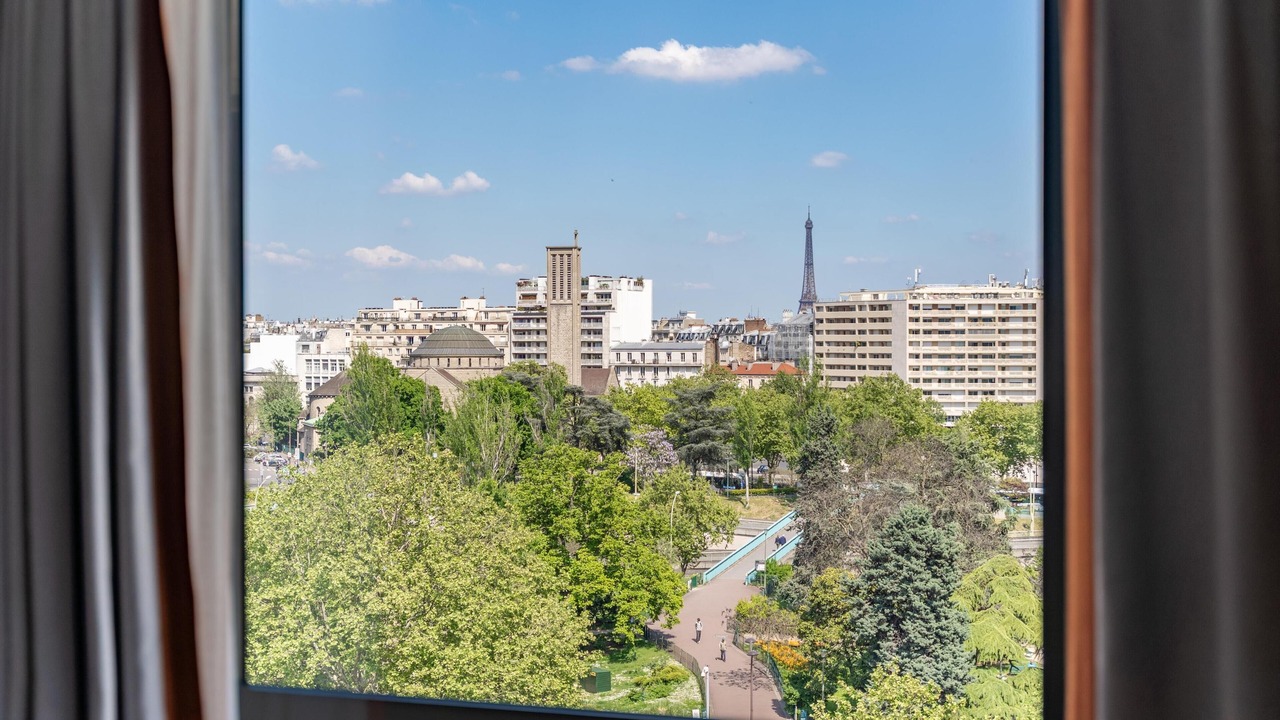 Photo of Bedroom in Republique–Point-du-Jour