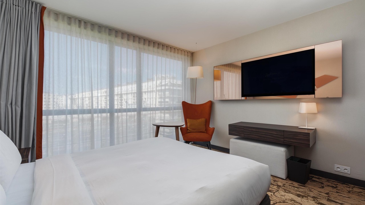 Photo of Bedroom in Republique–Point-du-Jour