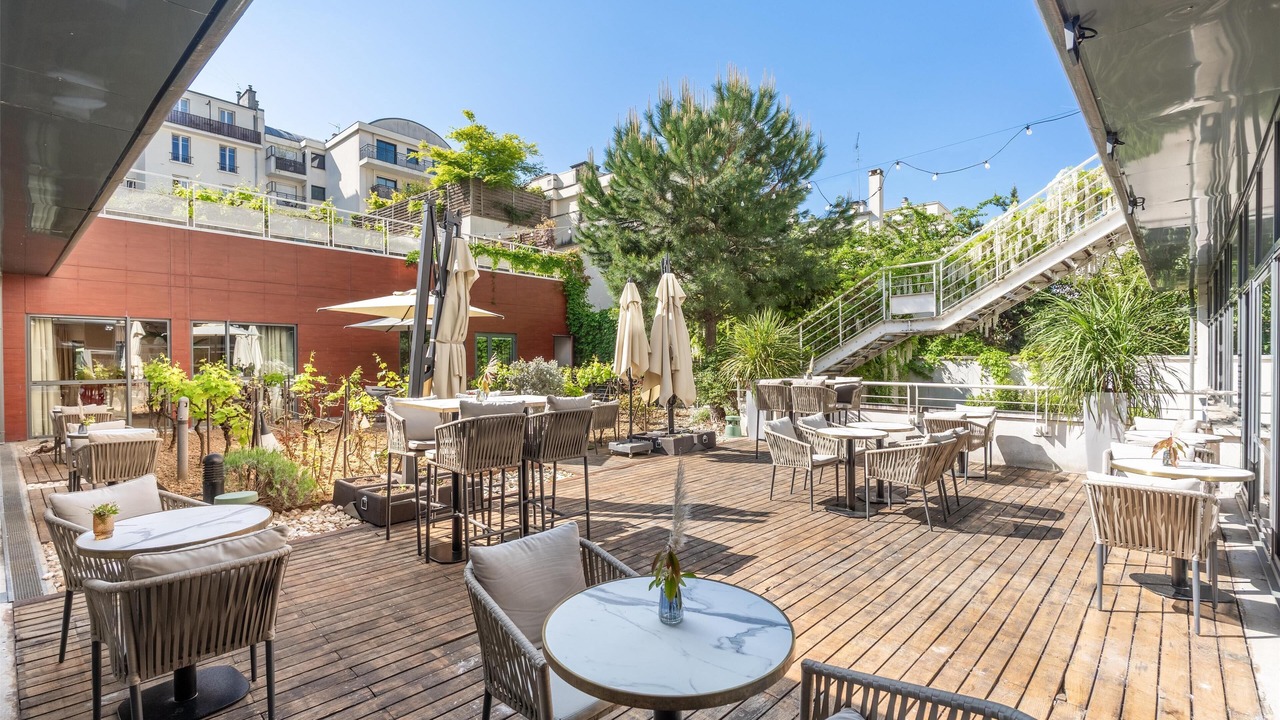 Photo of Outdoor in Republique–Point-du-Jour