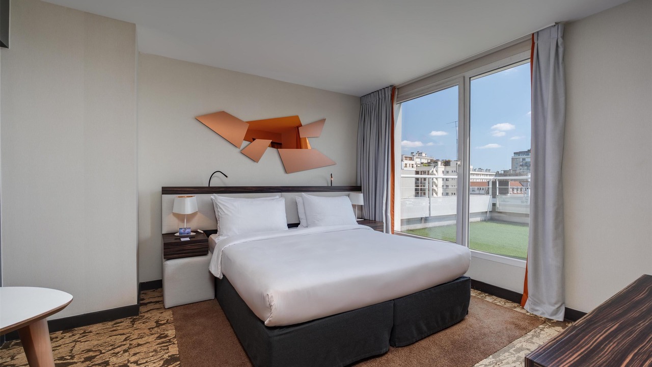 Photo of Bedroom in Republique–Point-du-Jour