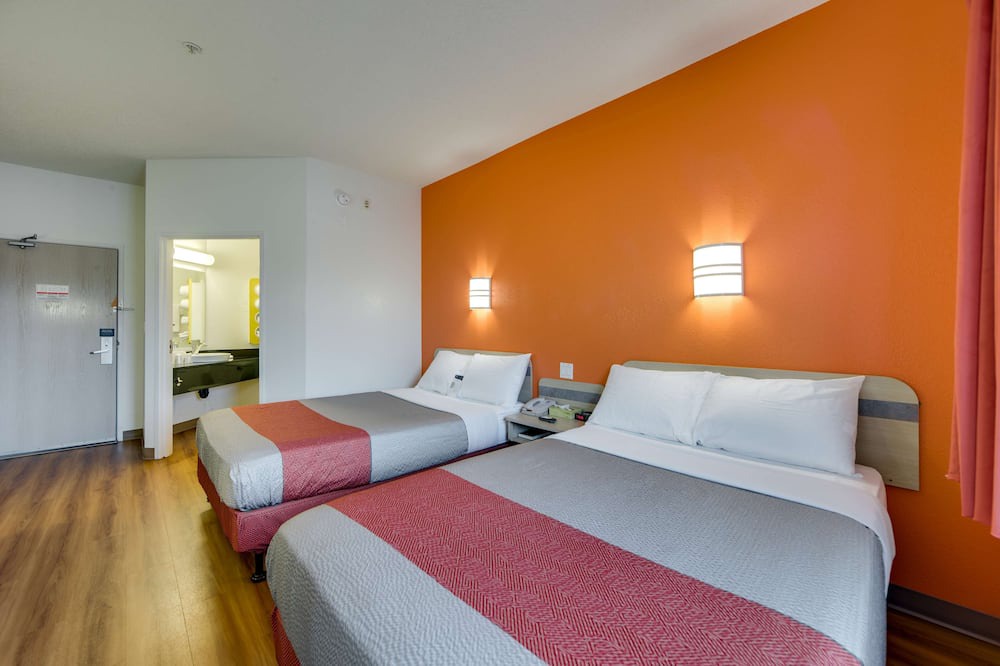 Photo of Bedroom in Steeles Industrial