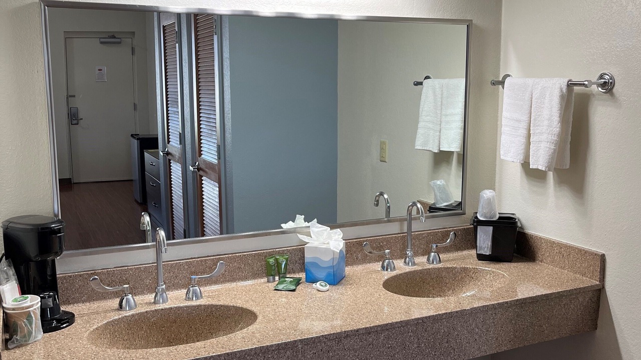 Photo of Bathroom in Winter Garden