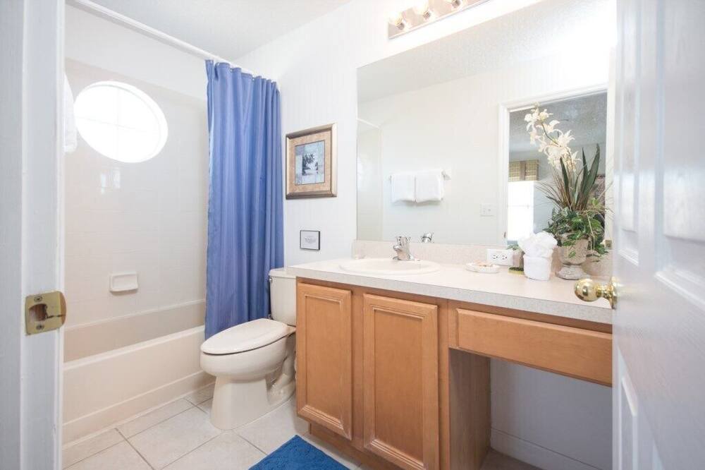 Photo of Bathroom in Seasons