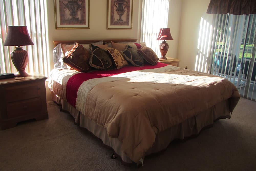 Photo of Bedroom in Greater Groves