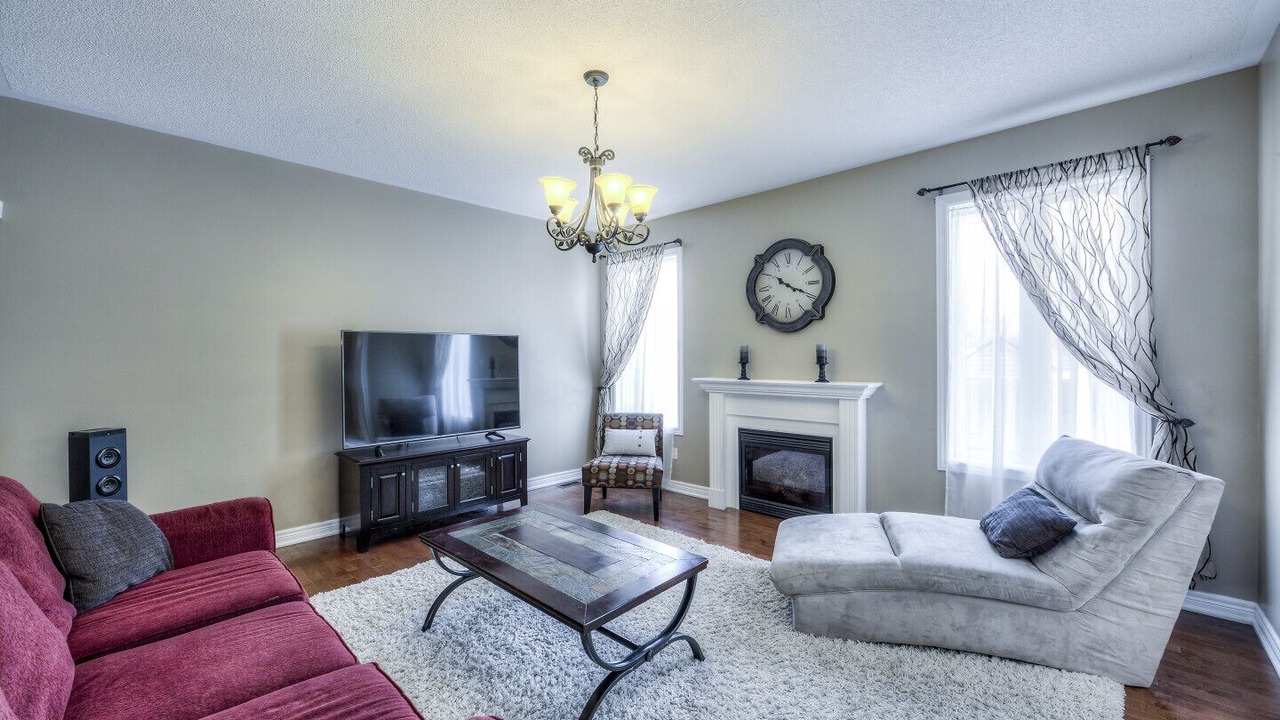 Photo of Livingroom in Brampton