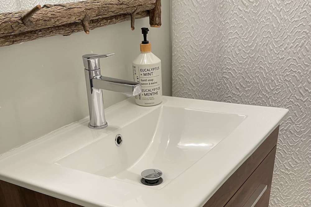 Photo of Bathroom in Victoria Road