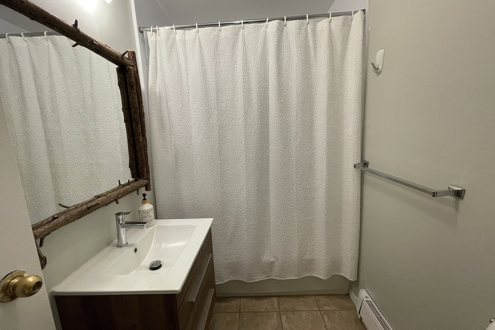 Photo of Bathroom in Victoria Road