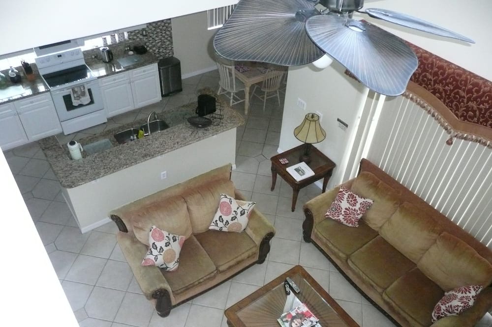Photo of Patio Balcony in Sunset Lakes
