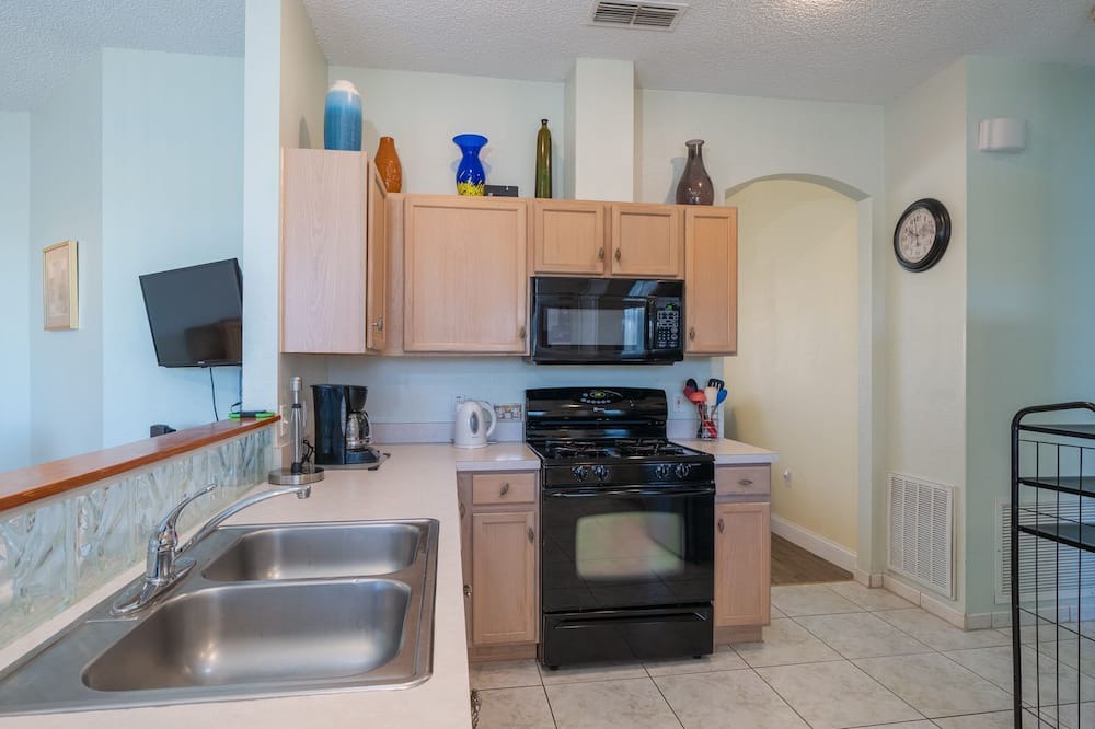 Photo of Kitchen in Crescent Lakes