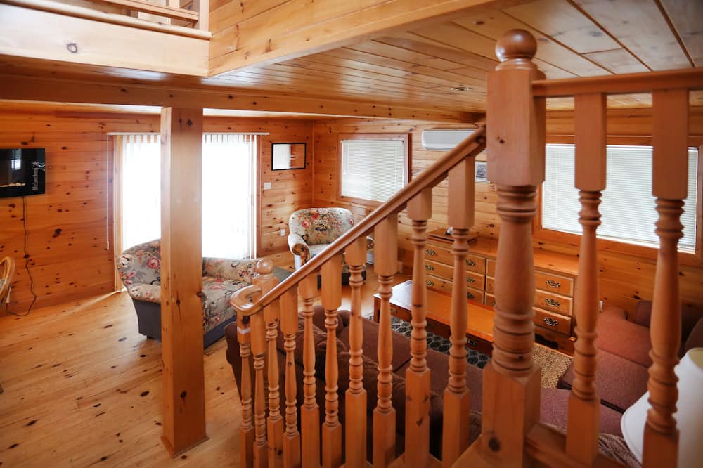Photo of Livingroom in Gravenhurst