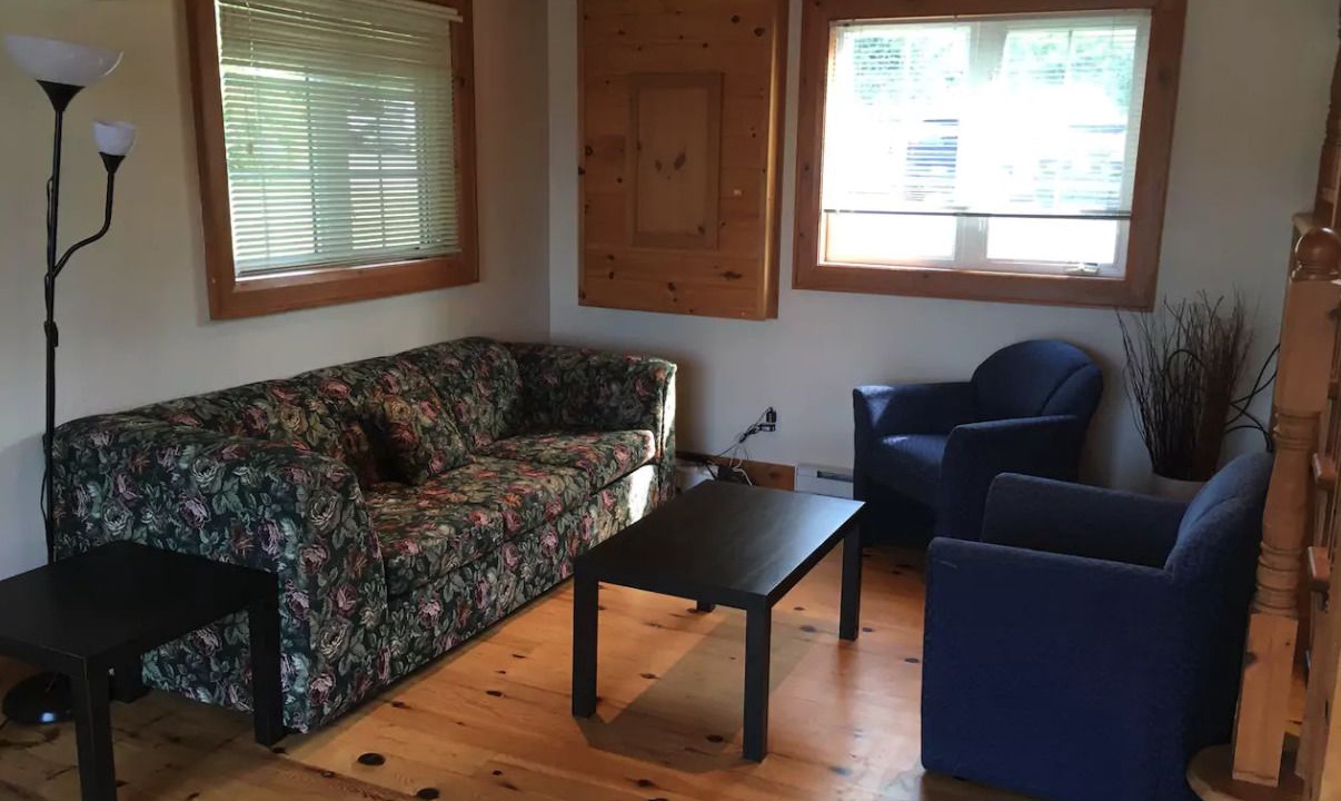 Photo of Livingroom in Gravenhurst