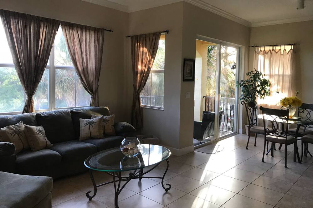 Photo of Patio Balcony in Hutchinson Island South