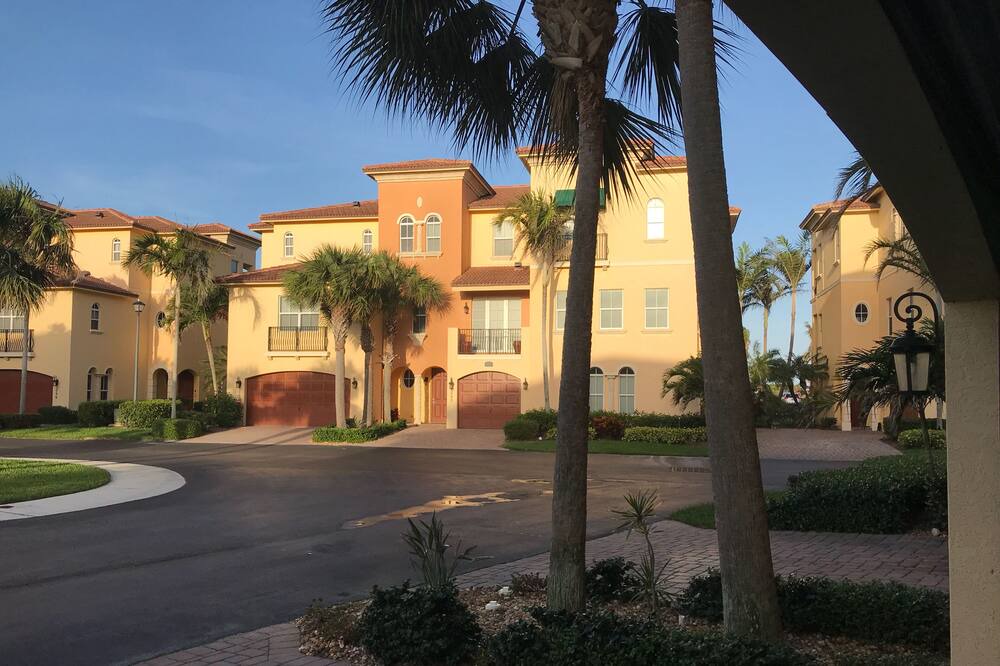 Photo of Others in Hutchinson Island South