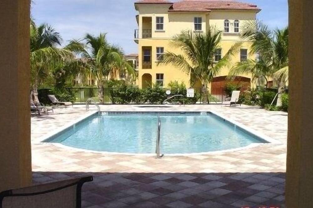 Photo of Outdoor in Hutchinson Island South