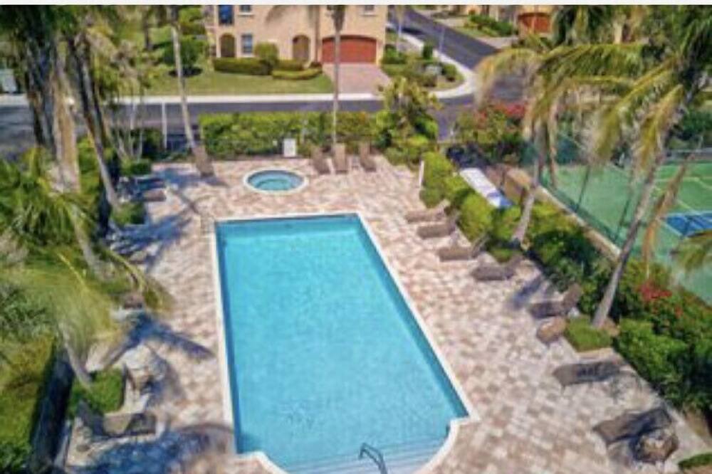 Photo of Outdoor in Hutchinson Island South