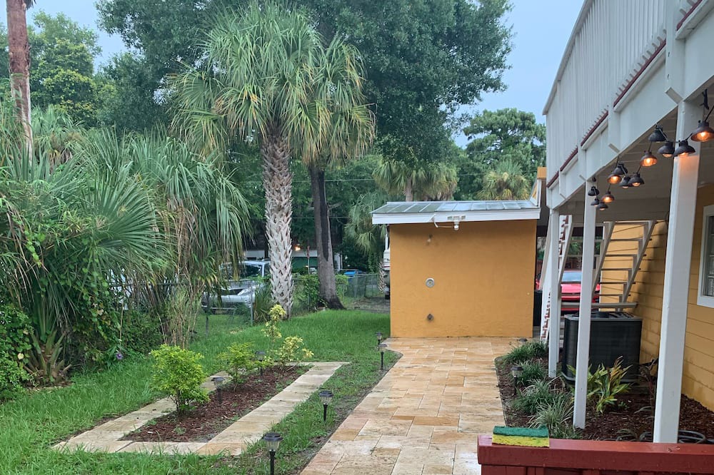 Photo of Outdoor in Weeki Wachee Gardens