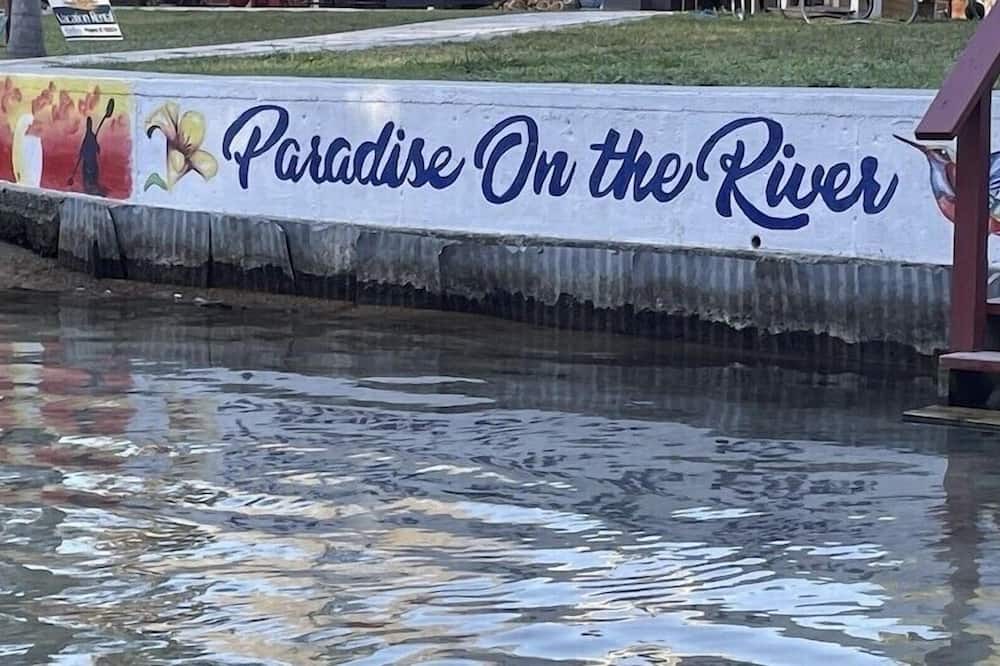 Photo of Outdoor in Weeki Wachee Gardens