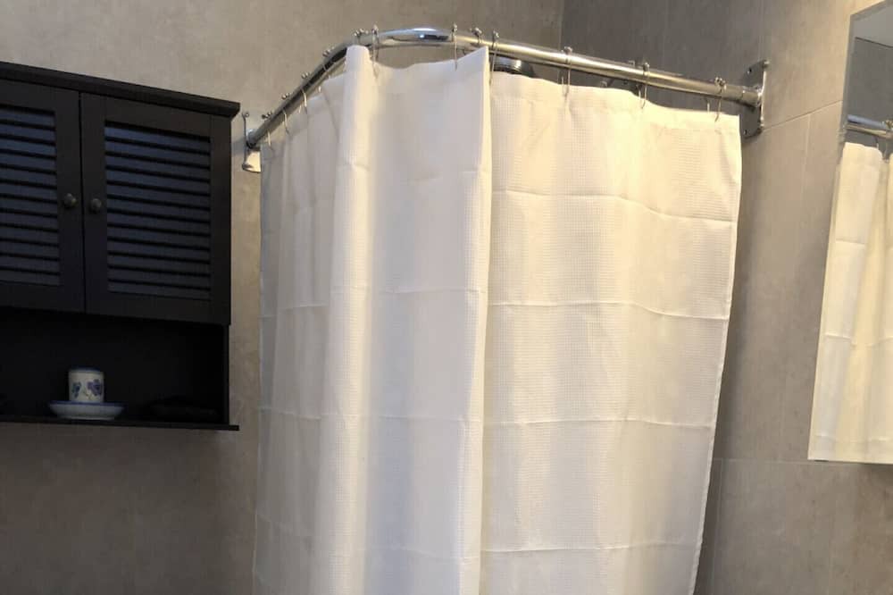 Photo of Bathroom in Georgina