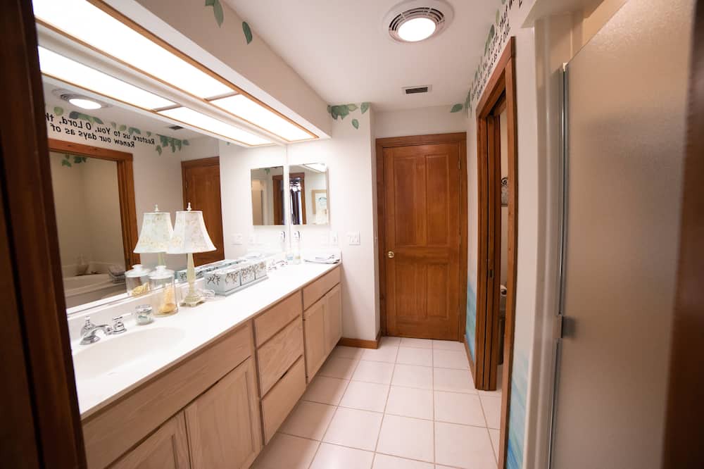 Photo of Bathroom in Riverview