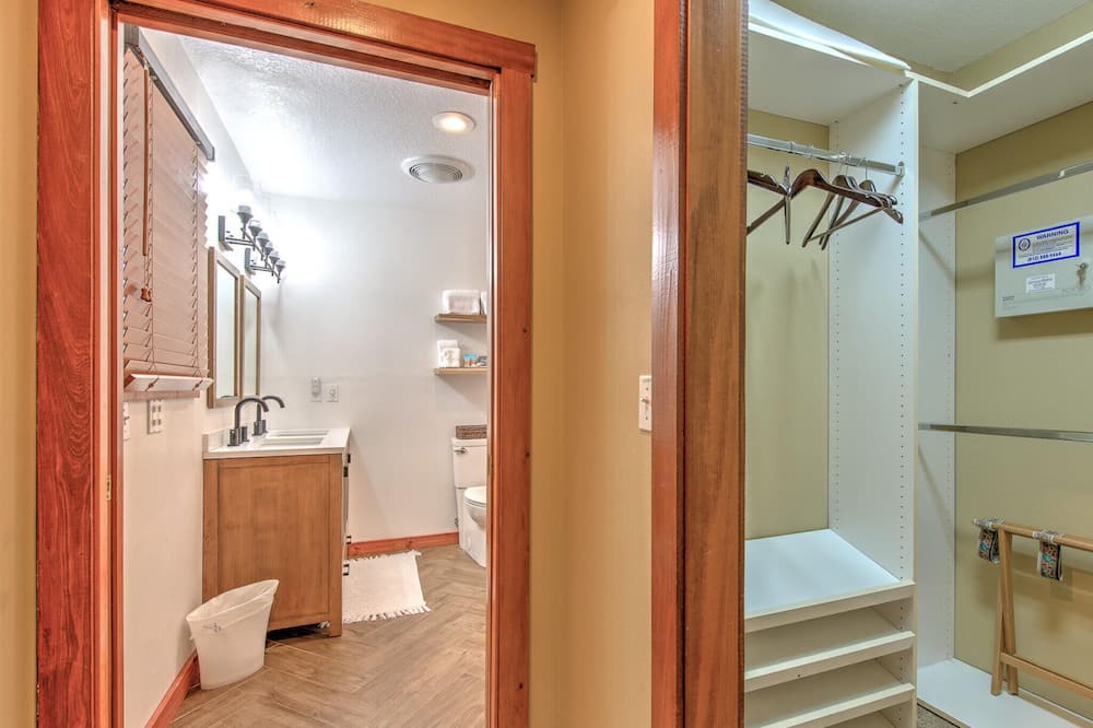 Photo of Bathroom in Riverview