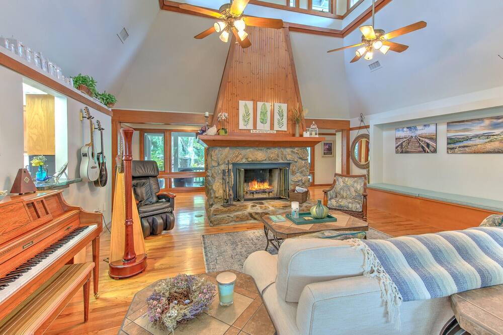 Photo of Livingroom in Riverview