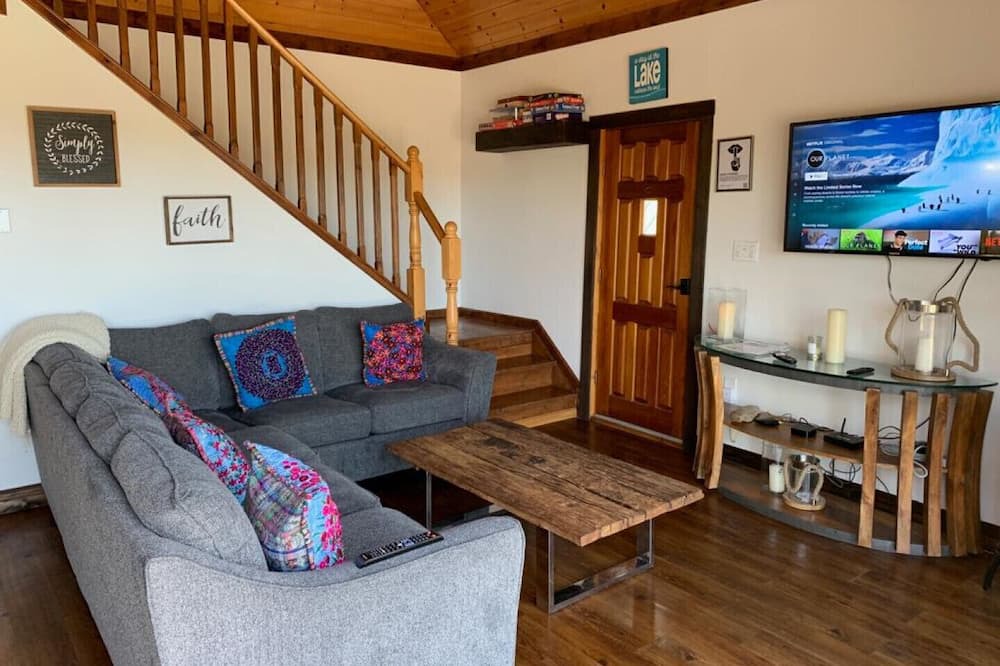 Photo of Livingroom in Northern Bruce Peninsula