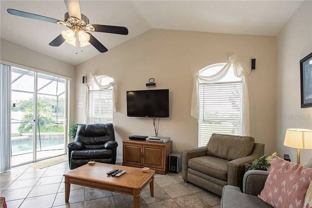 Photo of Livingroom in Tuscan Ridge