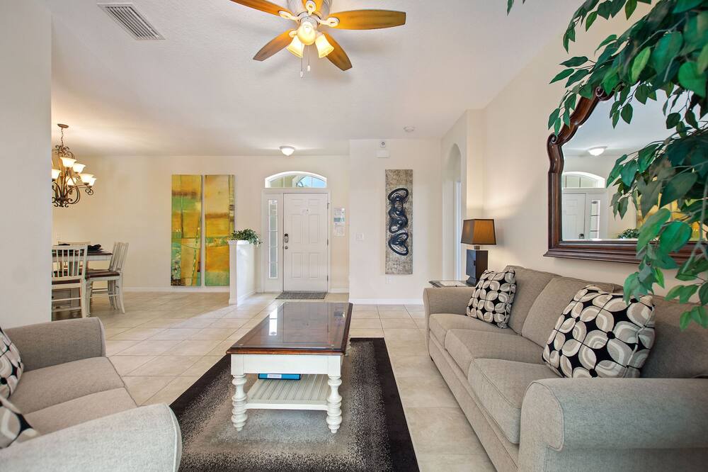 Photo of Livingroom in Ridgewood Lakes