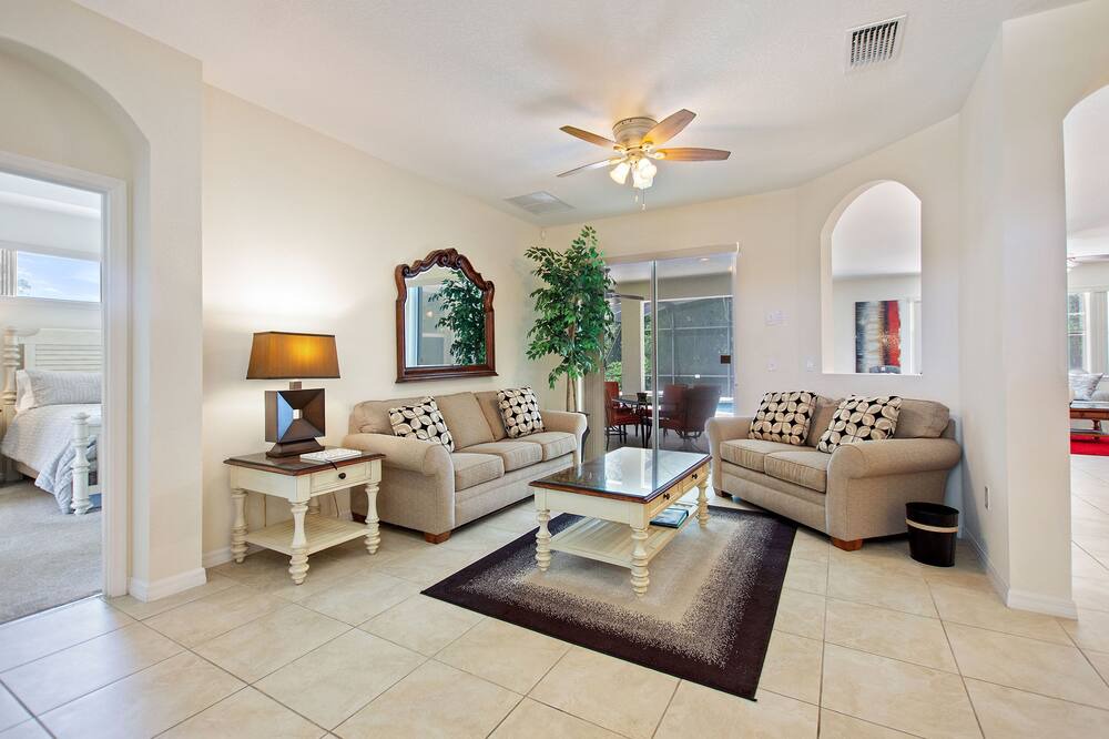 Photo of Livingroom in Ridgewood Lakes