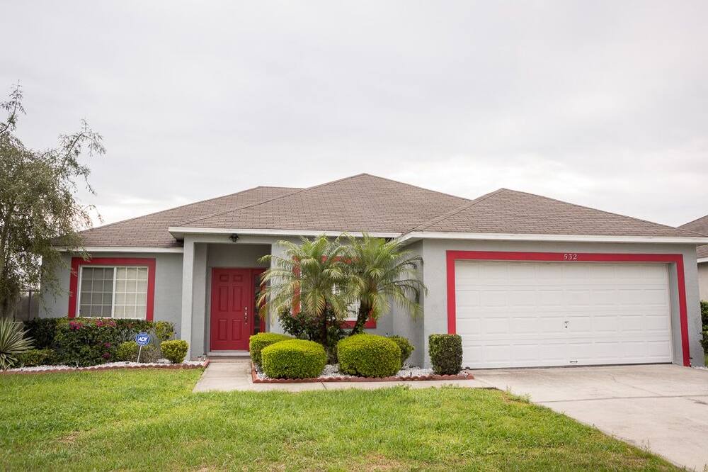 Photo of Outdoor in Hillcrest Estates