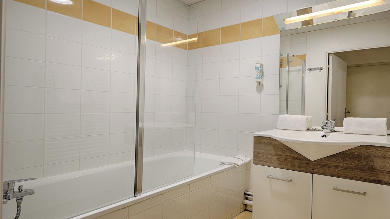 Photo of Bathroom in Le Port sous la Lune